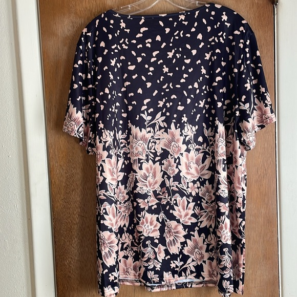 NWOT Sz 2XL Plus Top Comfortable Pull Over Head Feminine Pattern - Picture 2 of 5
